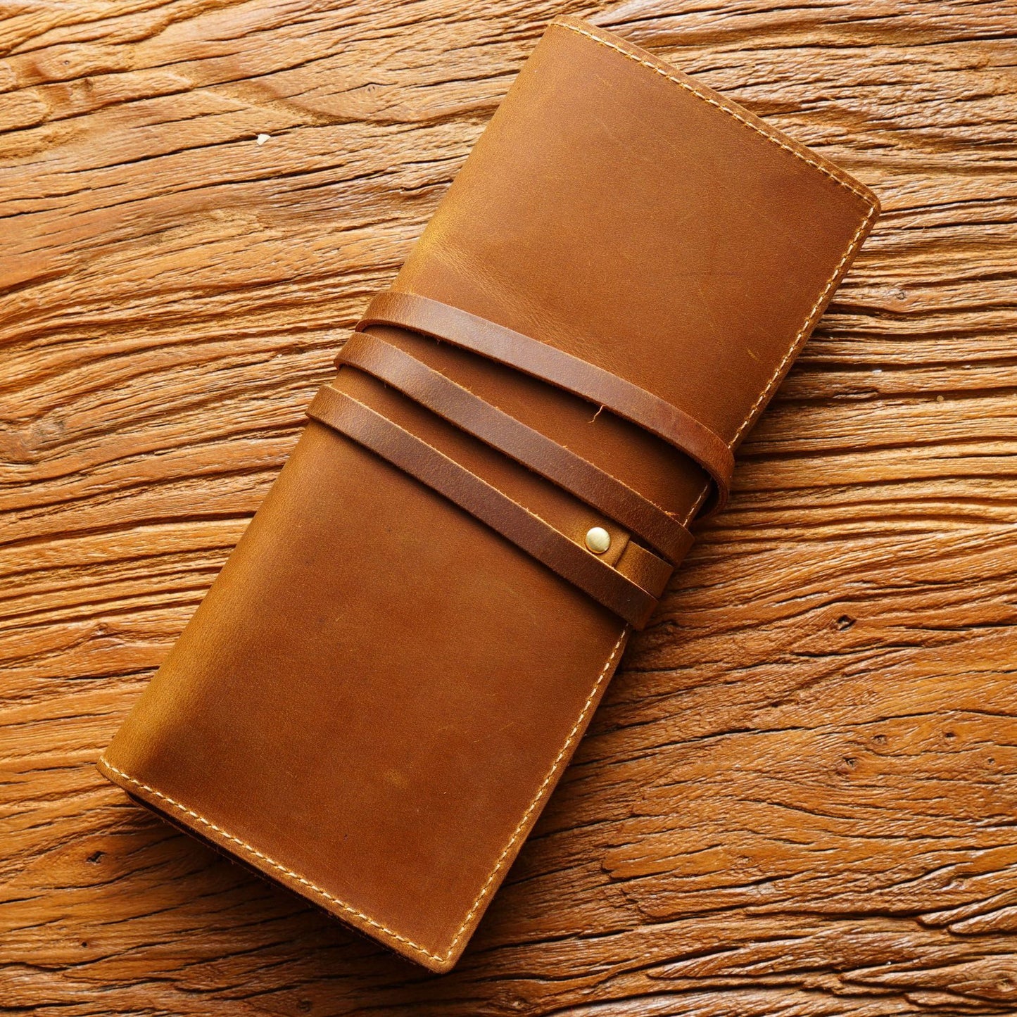 Nahkapenaali kietaisu mallia - crazy horse