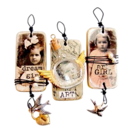 Uniikit kirjanmerkit kellonosilla - miniatyylikirjalla ja nahkakansilla