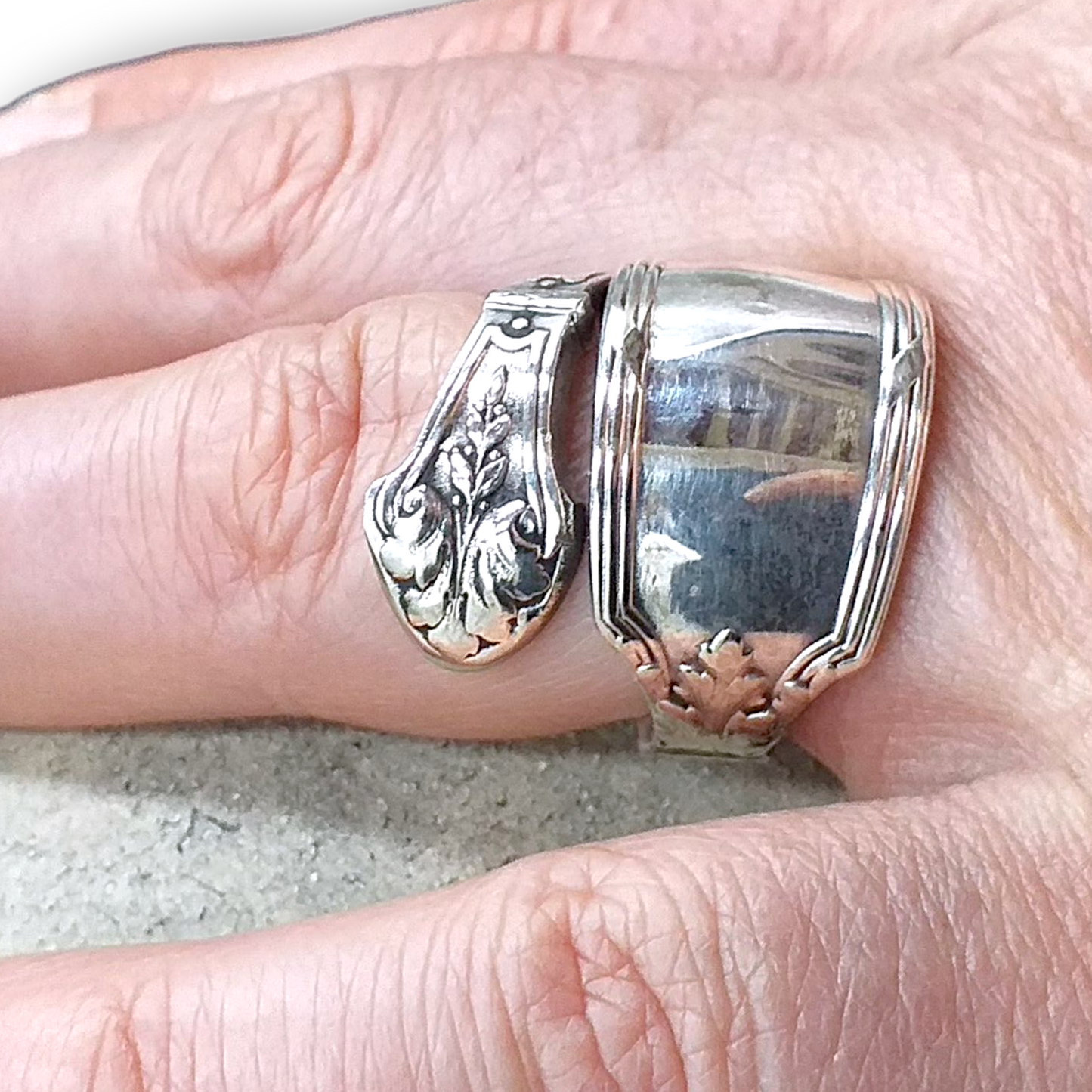 Hellundian muistojen koruja - NahkaJaakko aterinkorut: lusikka, haarukka, veitsi