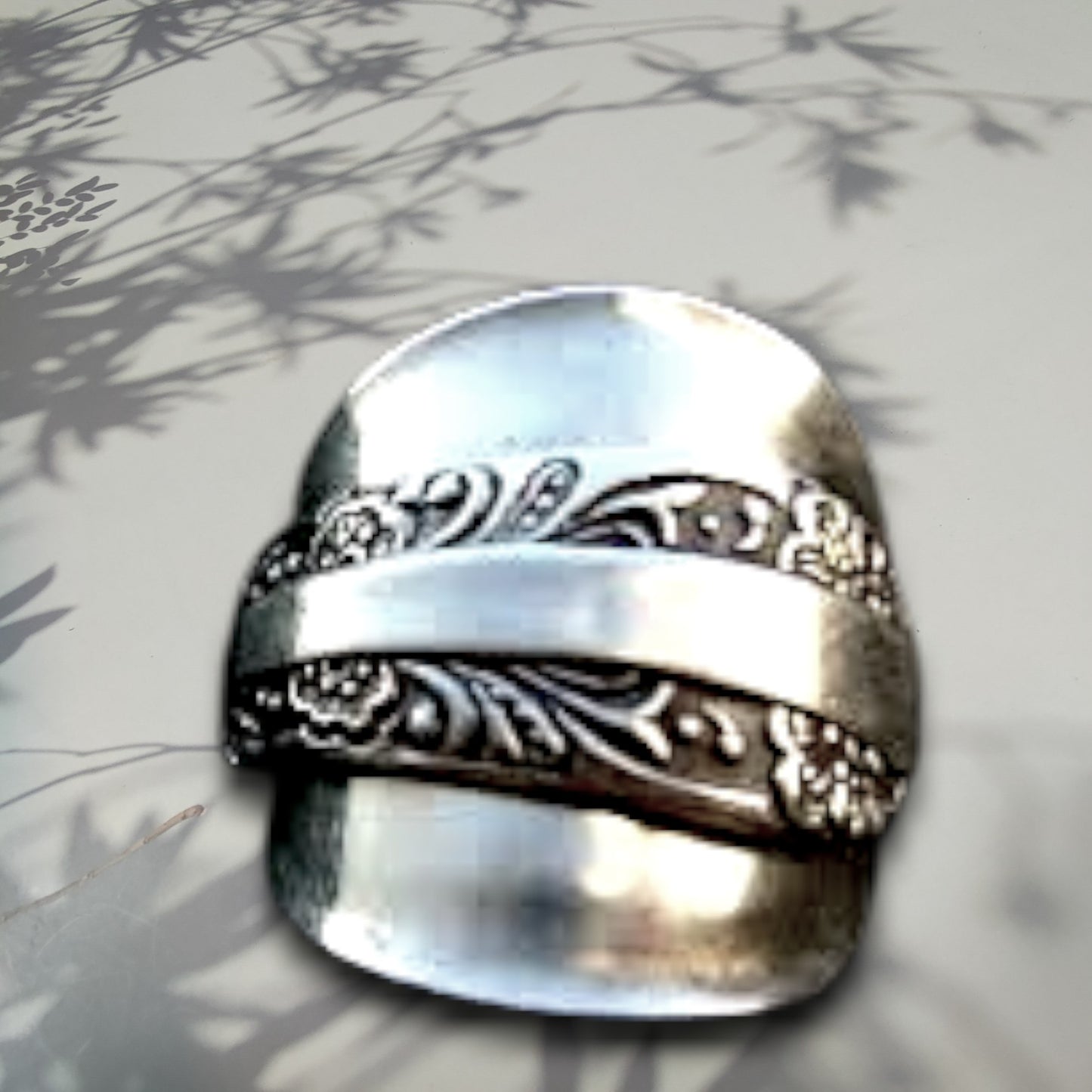 Hellundian muistojen koruja - aterinkorut: lusikka, haarukka, veitsi