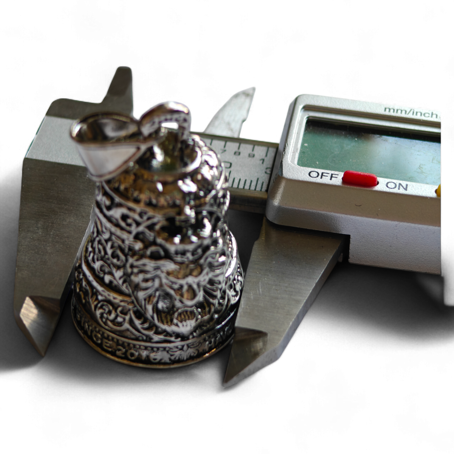 Pirunkello - Motoristin suojakello: never drive faster than guardian angel