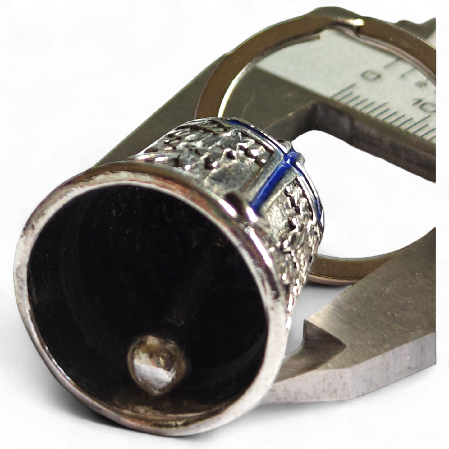 Pirunkello - Motorist's protective watch: middle age