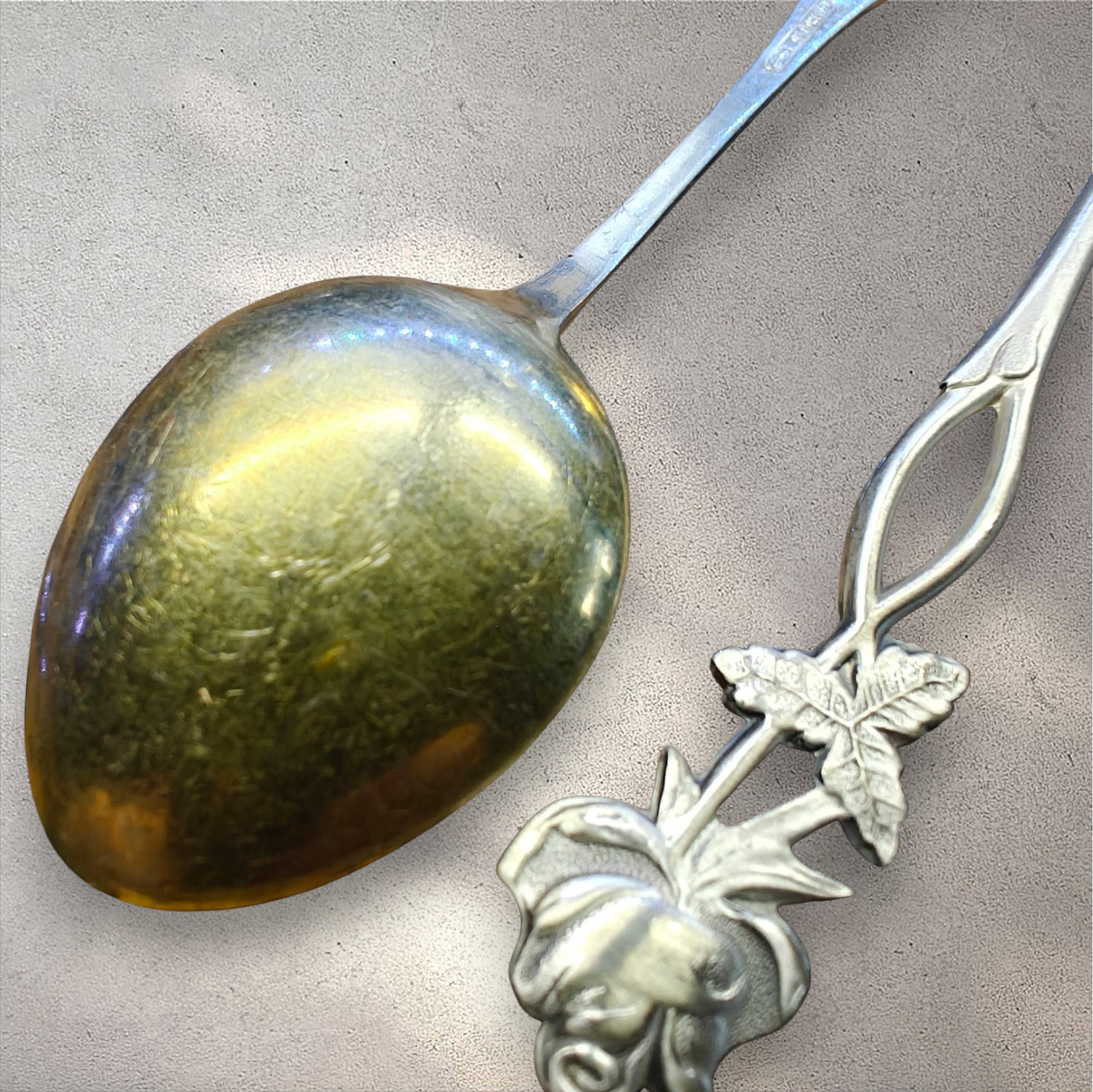 Hellundian muistojen koruja - NahkaJaakko aterinkorut: lusikka, haarukka, veitsi