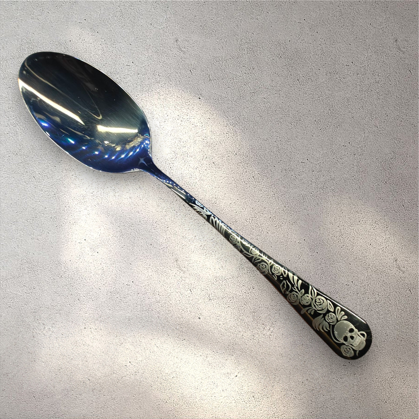 Hellundian muistojen koruja - NahkaJaakko aterinkorut: lusikka, haarukka, veitsi