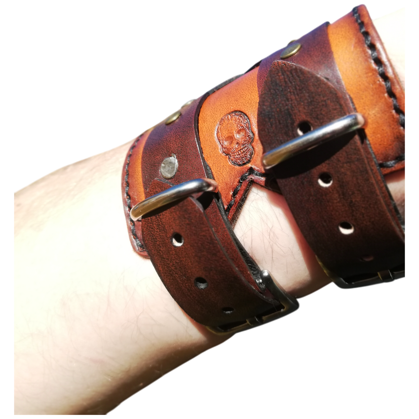 NahkaJaakko Tummanheimo ranneke – Kestävä seikkailukumppani