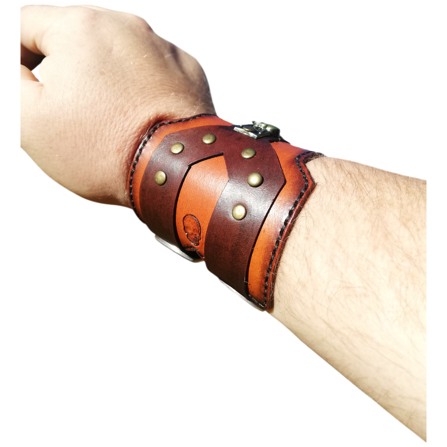 NahkaJaakko Tummanheimo ranneke – Kestävä seikkailukumppani