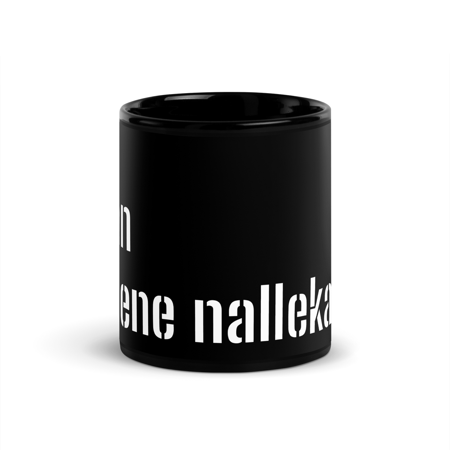 Musta kiiltävä muki - Tasan ei mene nallekarkit.