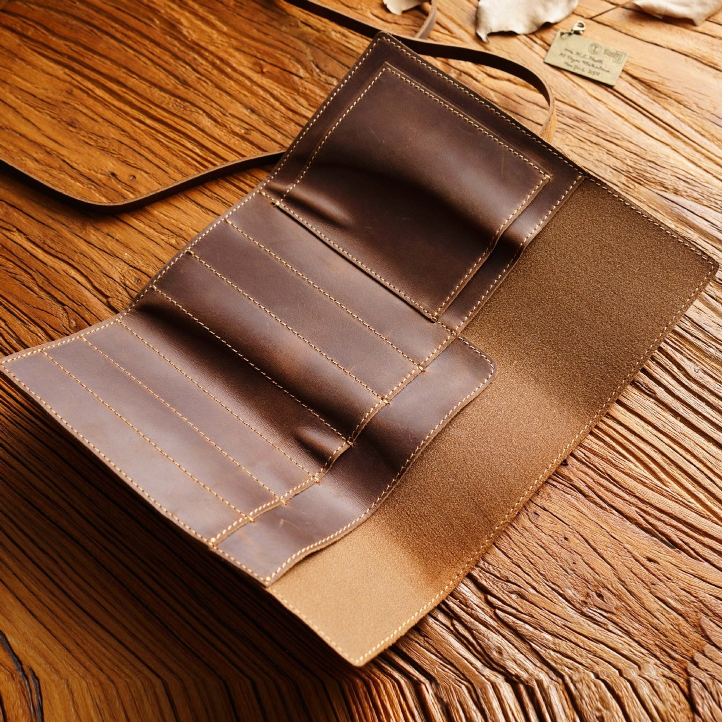 Nahkapenaali kietaisu mallia - crazy horse