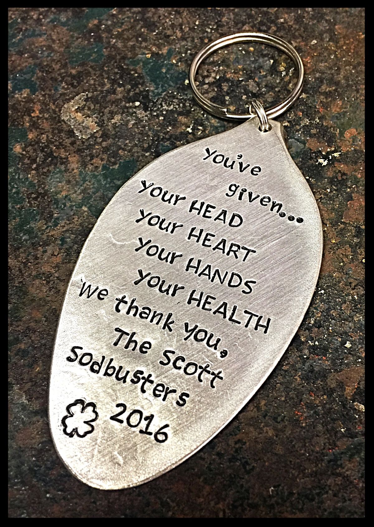 Hellundian muistojen koruja - NahkaJaakko aterinkorut: lusikka, haarukka, veitsi