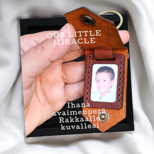 Avaimenperä nahkaa + oma kuva-aihe - Liedossa tehtyjä