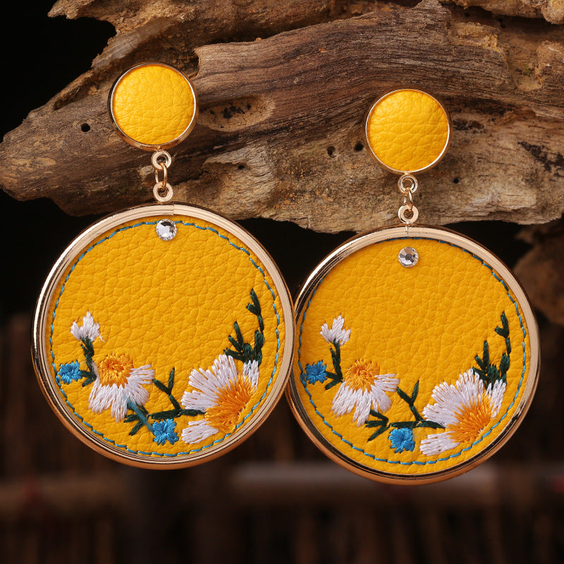 Women's Simple Vintage Leather Embroidered Flower Earrings