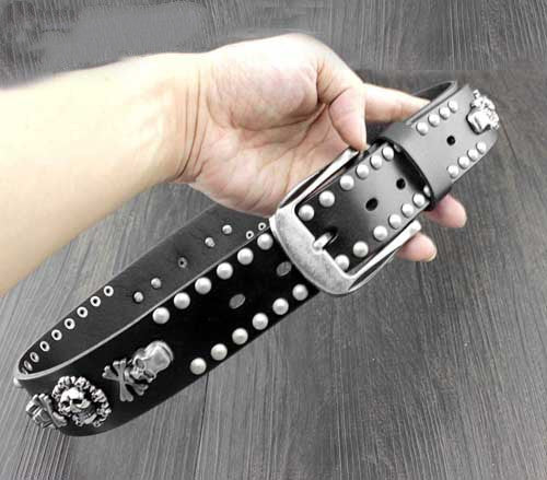 Leather belt with main skull rivets - style and attitude