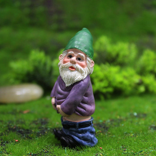 Pissing little Kannikala wood gnome