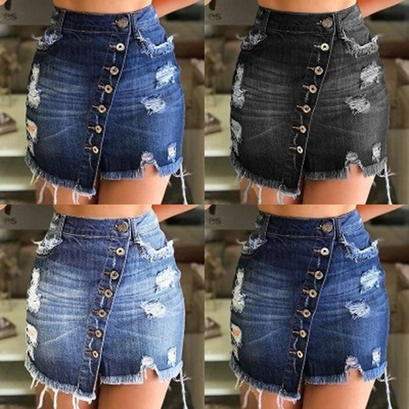 Hip-hugging denim skirt