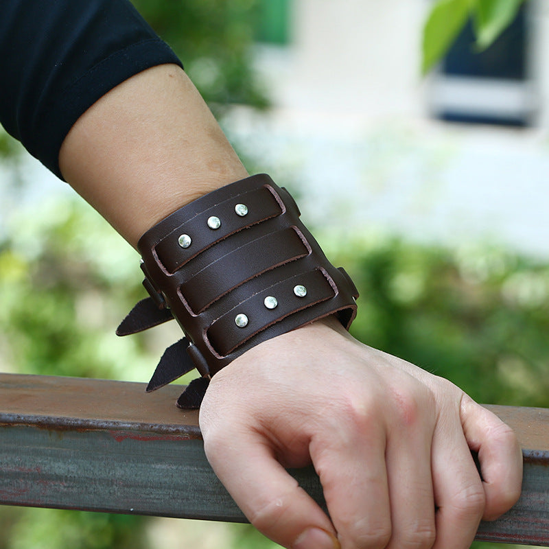 Studded Punk Wide Leather Leather Bracelet Exaggerated