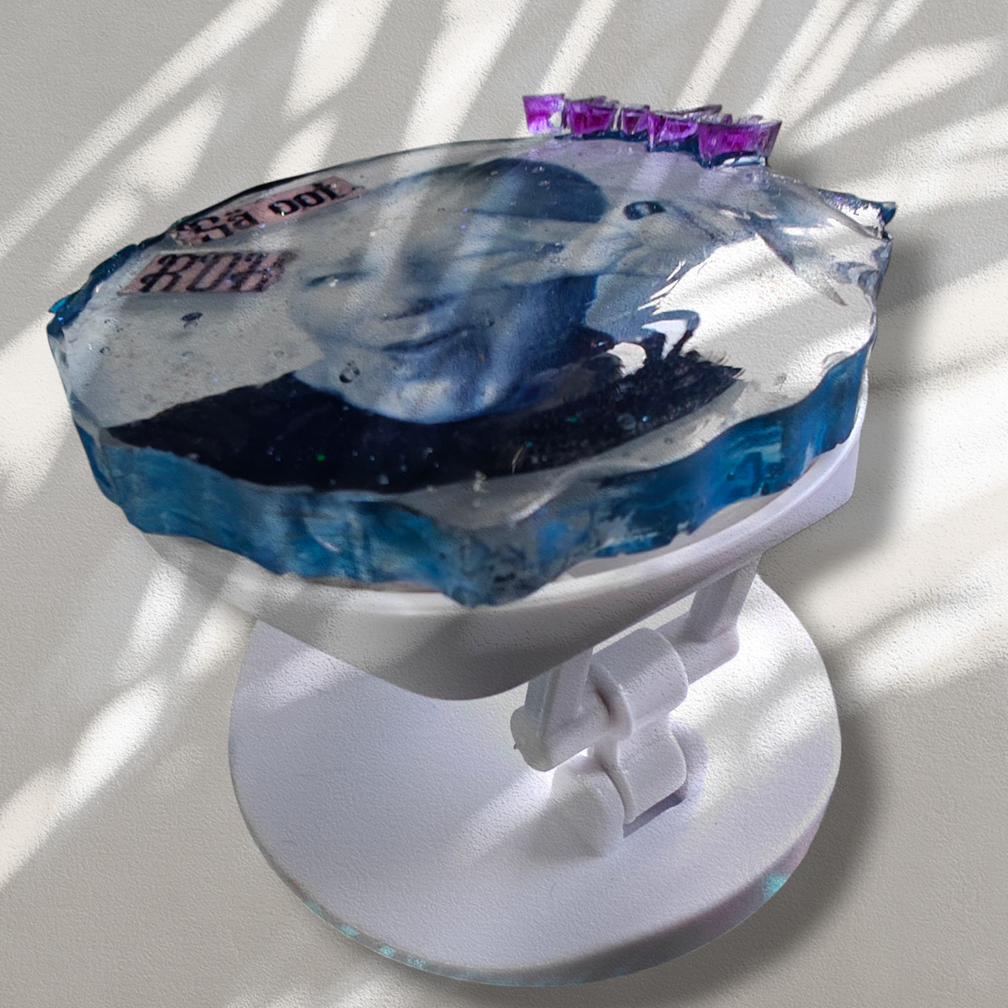 KOURAKIEKKO — puhelimen otehela, tehty käsin Hellundian pajalla popsocet 