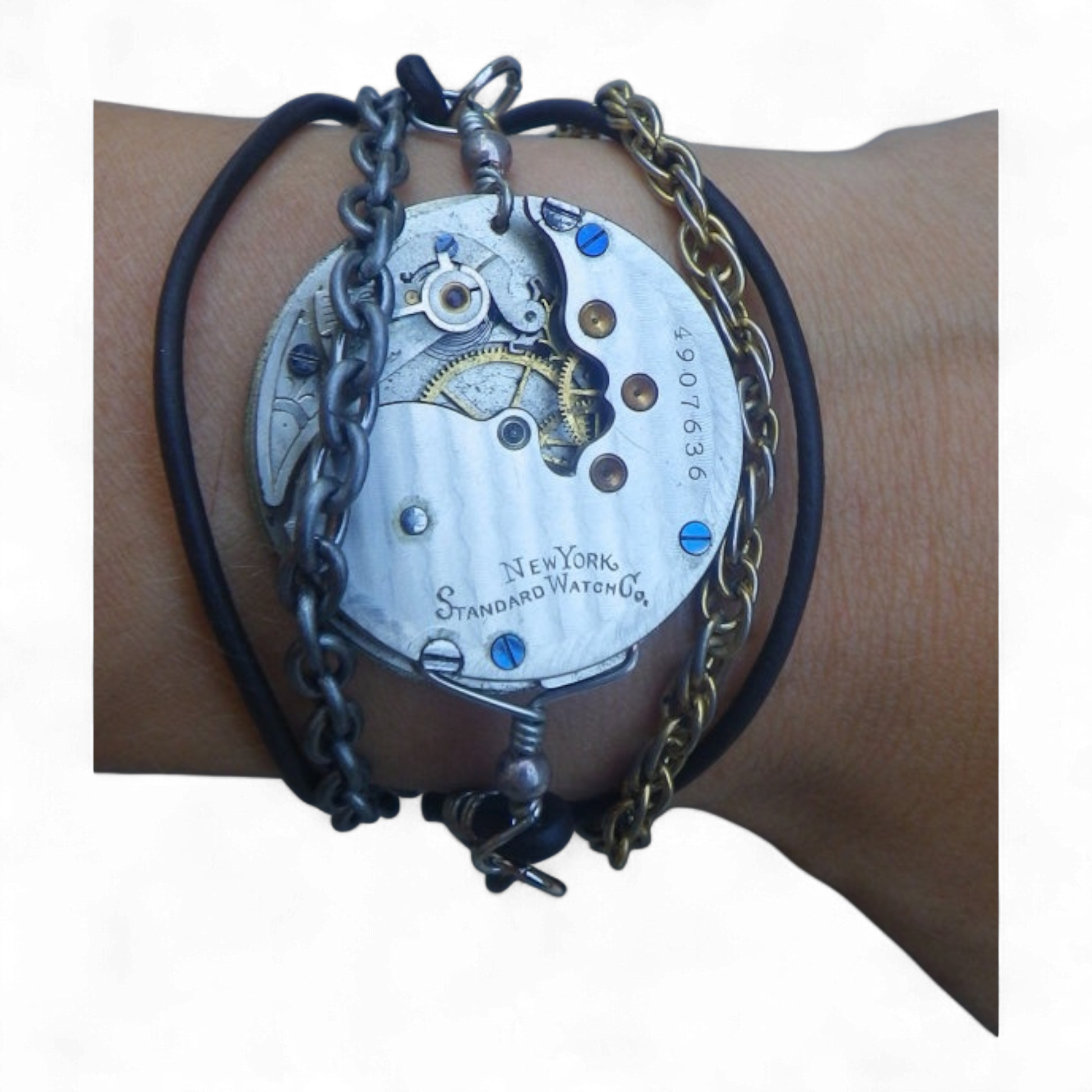 Rannekello rannekoru koneistolla