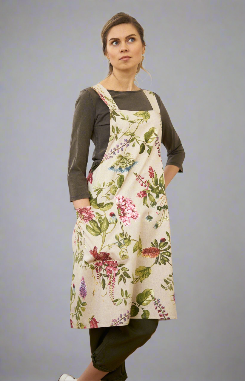 Kukallinen Essu – Keittiön Kuningattarelle - Ladies' Apron with Crossed Straps - Botanico