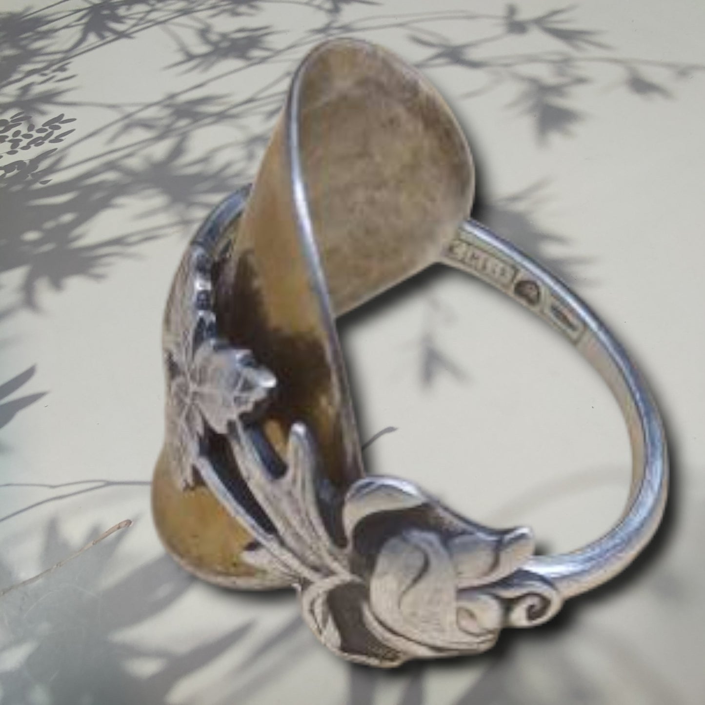 Hellundian muistojen koruja - aterinkorut: lusikka, haarukka, veitsi