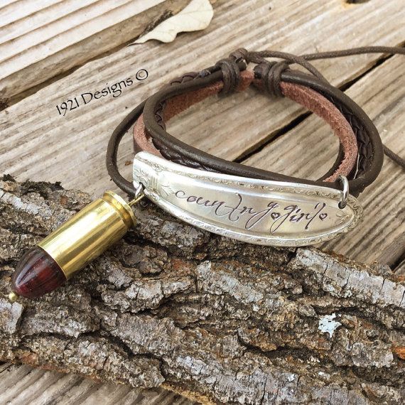 Hellundian muistojen koruja - aterinkorut: lusikka, haarukka, veitsi